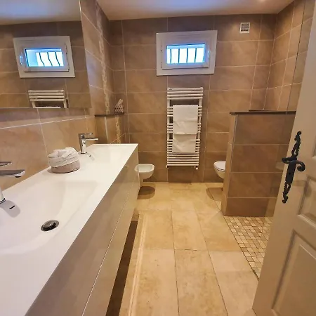 Sas Peval Villa